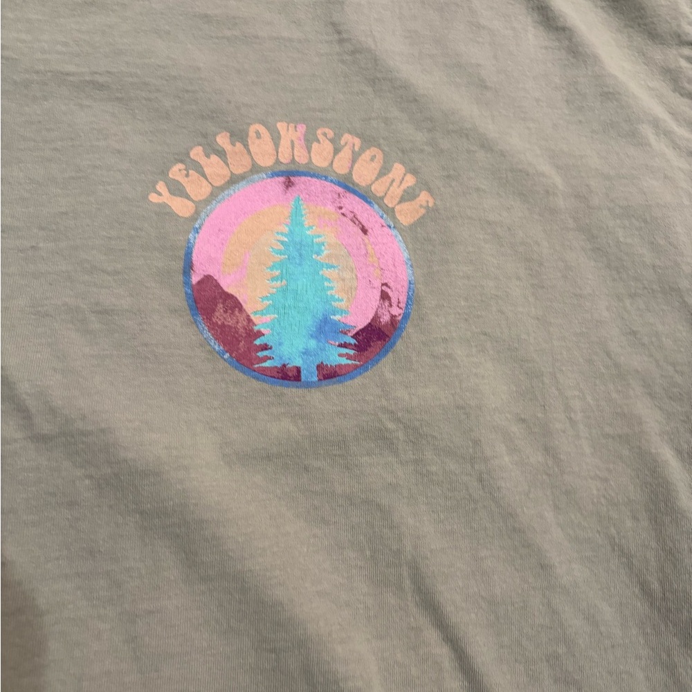 BOWERY SUPPLY CO. XL 100% cotton Yellowstone Wyoming t-shirt Gently worn.